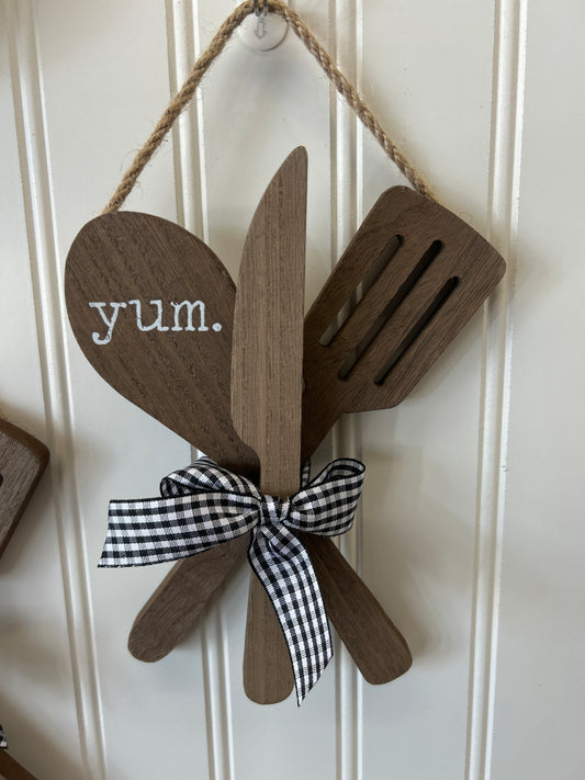 “Yum” Kitchen Decor